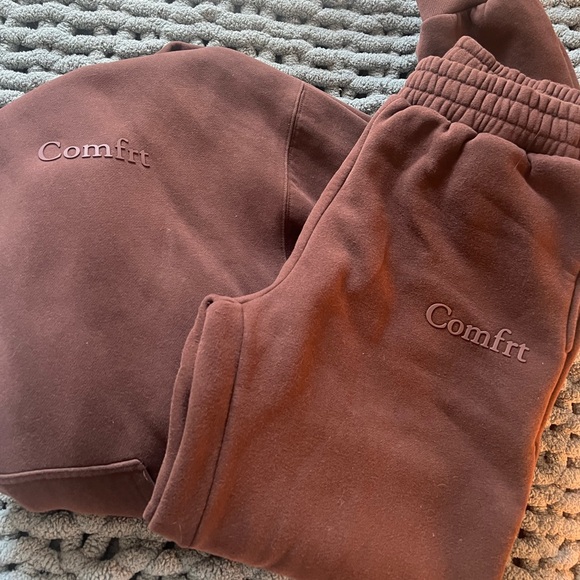 Comfrt Sweaters - Brown Comfrt Sweat Set | XL + L
